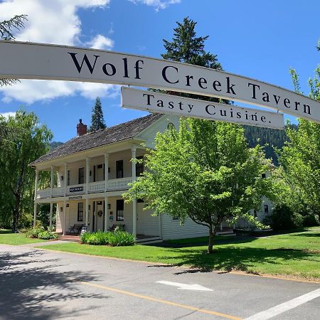 Wolf Creek Inn & Tavern Ngoại thất bức ảnh