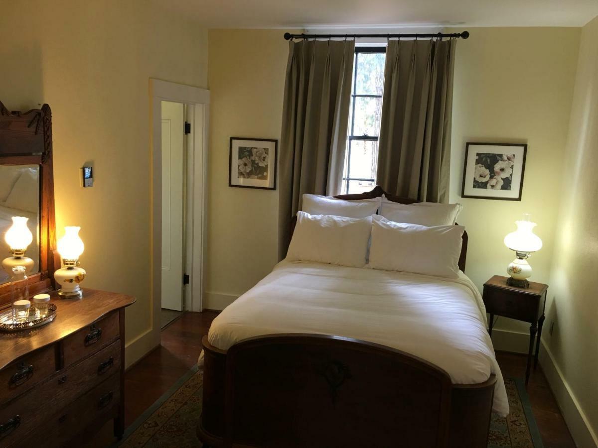 Wolf Creek Inn & Tavern Ngoại thất bức ảnh