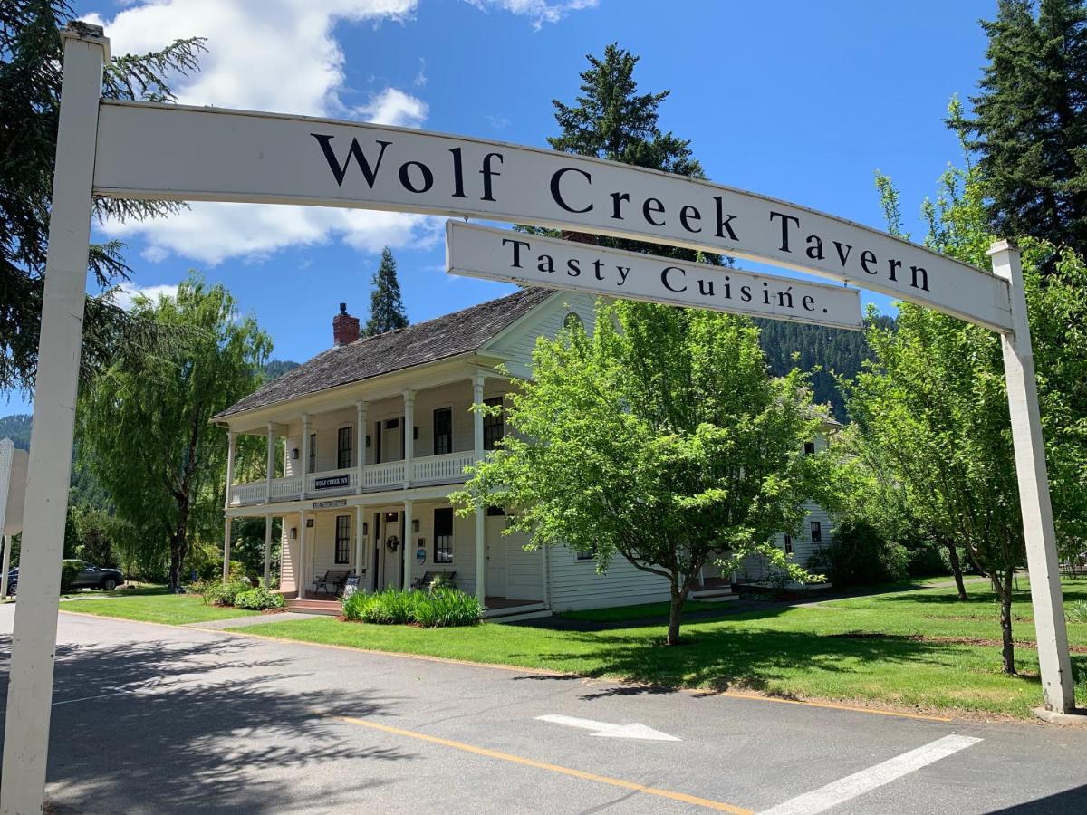 Wolf Creek Inn & Tavern Ngoại thất bức ảnh